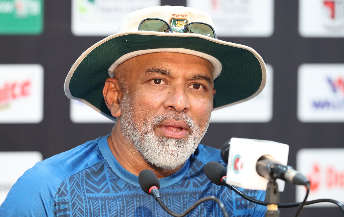 বাংলাদেশের কোচ চন্ডিকা হাথুরুসিংহে