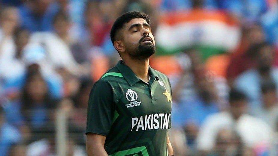 ভারতের কাছে হারের পর থেকে পাকিস্তান অধিনায়ক বাবর আজমকে অনেক সমালোচনা সইতে হচ্ছে