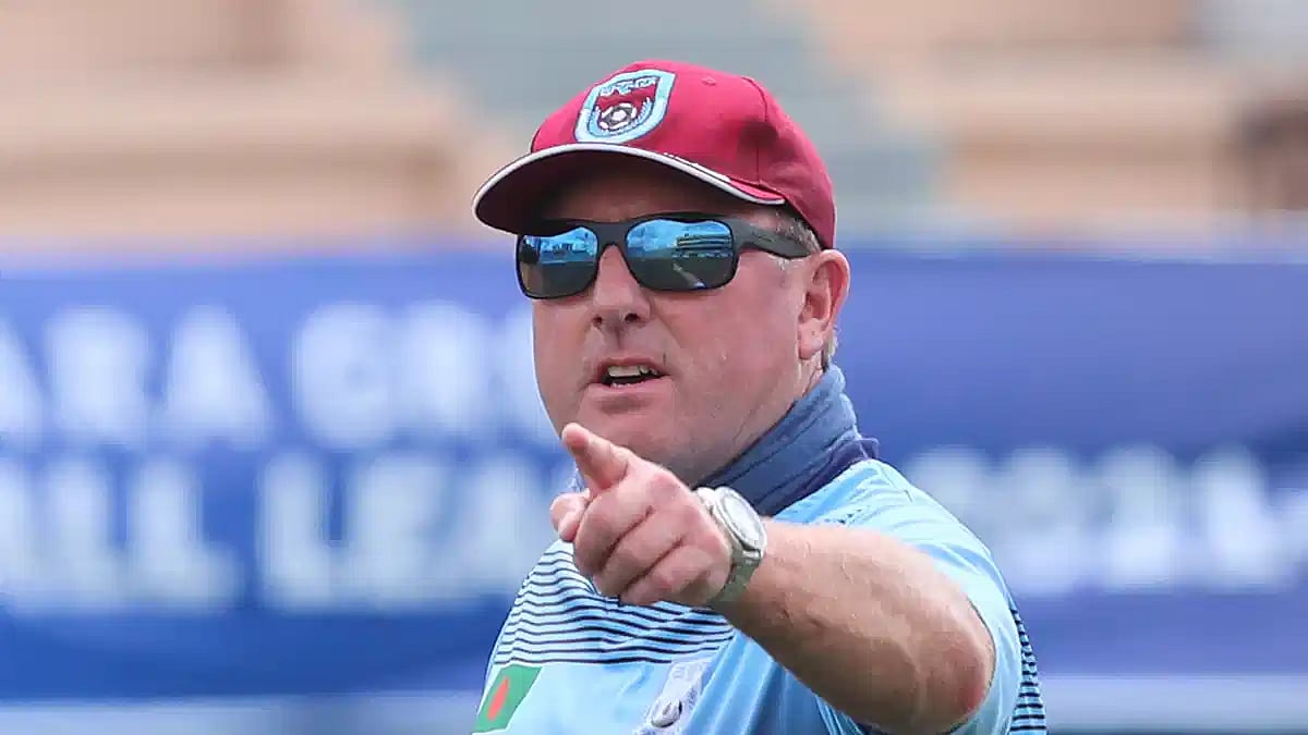 আবার বাংলাদেশে ফিরছেন পল স্মলি?