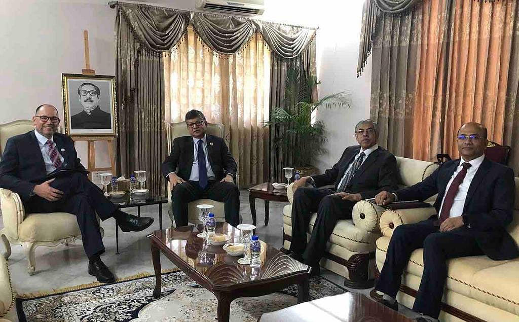 পররাষ্ট্রসচিব মাসুদ বিন মোমেনের সঙ্গে রাষ্ট্রীয় অতিথি ভবন পদ্মায় বৈঠক করেছেন ঢাকায় নিযুক্ত যুক্তরাষ্ট্রের রাষ্ট্রদূত পিটার হাস। ৩০ নভেম্বর