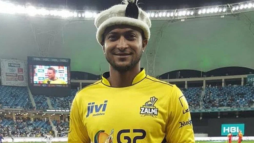 পিএসএলের সর্বশেষ আসরে পেশোয়ার জালমির হয়ে খেলেছেন সাকিব