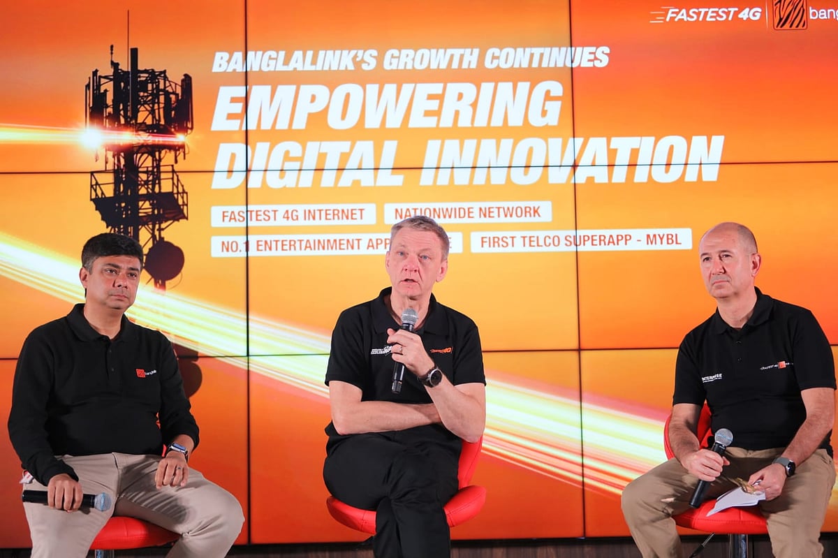 সংবাদ সম্মেলনে বক্তব্য দেন বাংলালিংকের প্রধান নির্বাহী কর্মকর্তা এরিক অস। ঢাকা, ২১ নভেম্বর