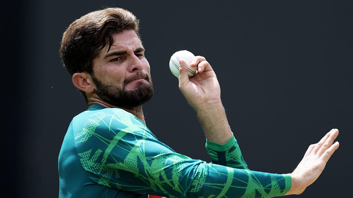 পাকিস্তানি ফাস্ট বোলার শাহিন আফ্রিদি