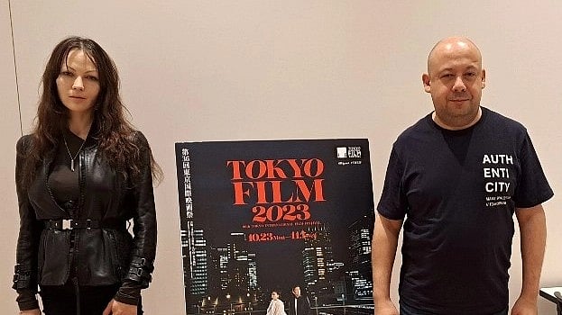 পরিচালক আলেক্সেই গের্মান ও ডিজাইনার এলেনা ওকোপনায়া। প্রথম আলো