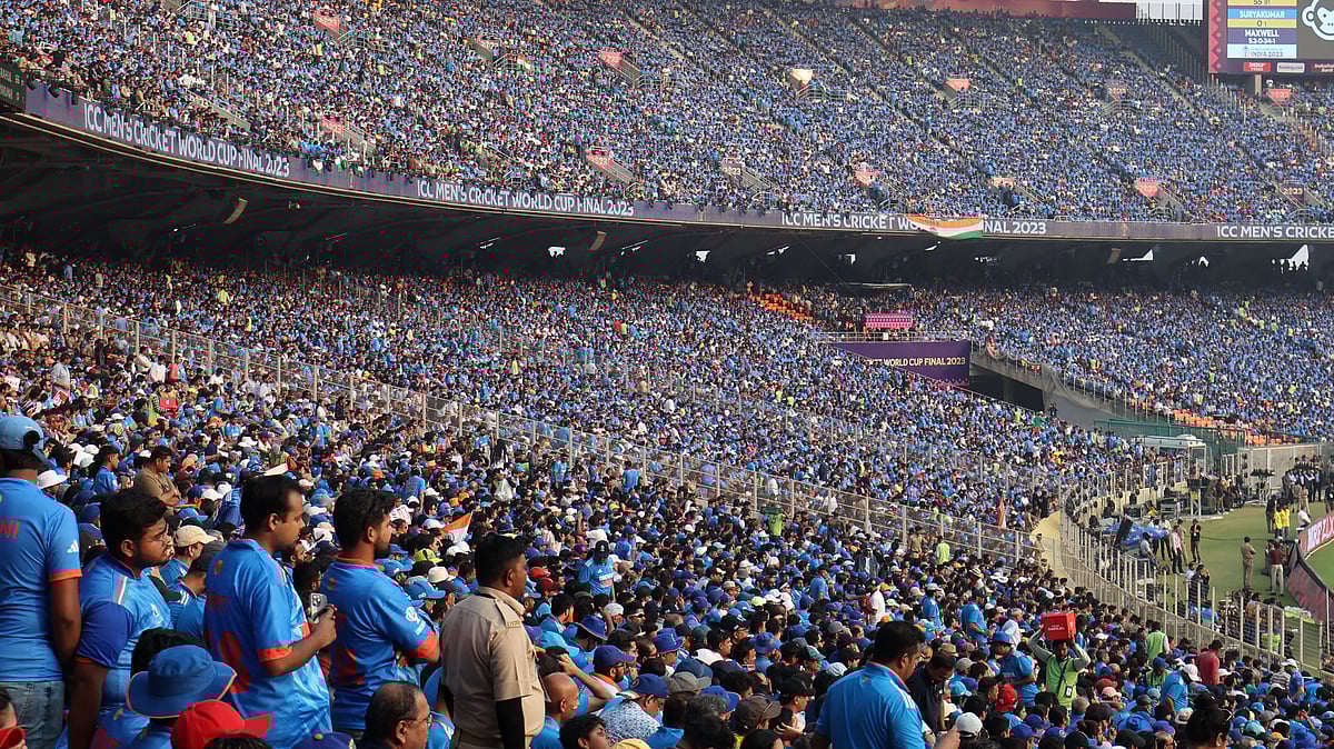 ভারত–অস্ট্রেলিয়া বিশ্বকাপ ফাইনালে গ্যালারির একাংশ