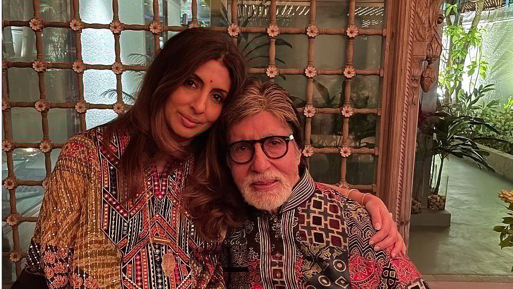 শ্বেতা বচ্চন নন্দা ও অমিতাভ বচ্চন। ইনস্টাগ্রাম থেকে