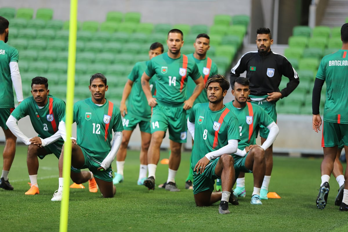অস্ট্রেলিয়ার মেলবোর্নে অনুশীলনে বাংলাদেশ ফুটবল দল