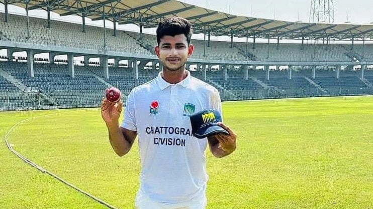 নাঈম হাসান। ছবিটি পুরোনো। আজ বল স্মারক হিসেবে রাখার মতো পারফরম্যান্স করেছেন এই স্পিনার