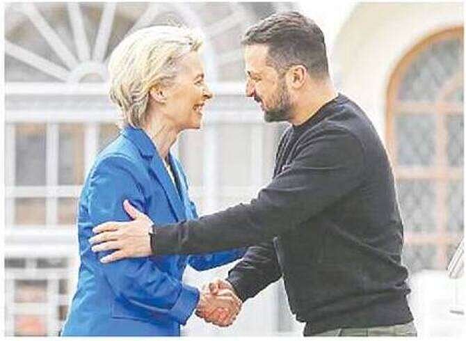 ইউক্রেনের প্রেসিডেন্ট ভলেদিমির জেলেনস্কি ও ইউরোপীয় কমিশনের চেয়ারম্যান উরসুলা ভন ডার লেন