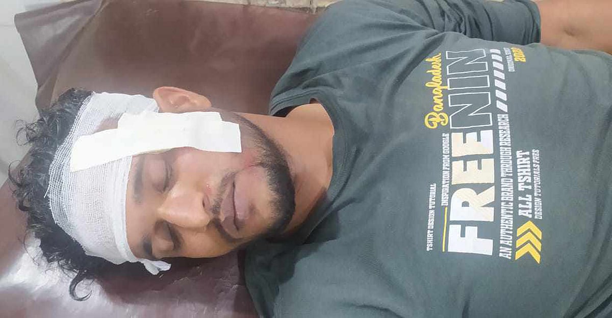 মানিকগঞ্জ-২ আসনে নৌকার সমর্থকদের হামলায় স্বতন্ত্র প্রার্থীর তিন সমর্থক আহত হন। তাঁদের মধ্যে একজনকে উপজেলা স্বাস্থ্য কমপ্লেক্সে ভর্তি করা হয়েছে