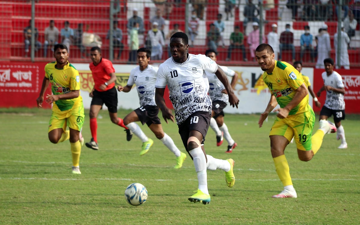 রহমতগঞ্জের বিপক্ষে সব সময়ই ফেবারিট মোহামেডান। তবে নক আউট ম্যাচে হারের রেকর্ডও আছে