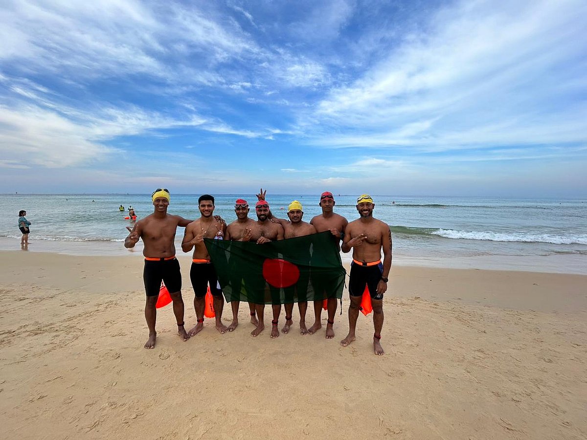 ওশানম্যান বিশ্ব চ্যাম্পিয়নশিপ সাঁতার শুরুর আগে বাংলাদেশের সাত সাঁতারু (বাঁ থেকে) ফারুক হোসেন, আলী রওনক ইসলাম, আবদুল্লাহ আল ইমরান, সাইফুল ইসলাম, নাসির আহমেদ, মো. ইসতিয়াক উদ্দিন ও আরিফুর রহমান। আজ শনিবার থাইল্যান্ডের ফুকেটে