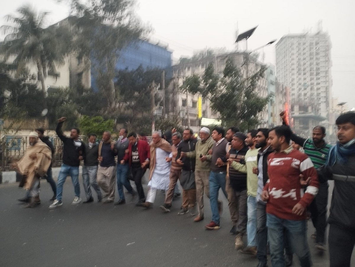 রাজধানীর মতিঝিলে জাতীয়তাবাদী মৎস্যজীবী দলের মিছিলে নেতৃত্ব দেন বিএনপির জ্যেষ্ঠ যুগ্ম সম্পাদক রুহুল কবির রিজভী