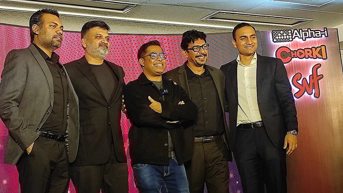 রাজধানীর একটি পাঁচ তারকা হোটেলের সংবাদ সম্মেলন থেকে সিনেমার ঘোষণা দেওয়া হয়