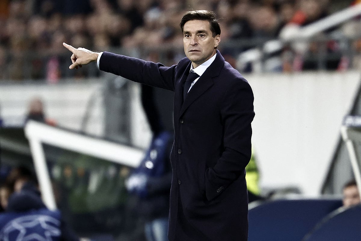 কোচ দিয়েগো আলোনসোকে ছাঁটাই করেছে সেভিয়া