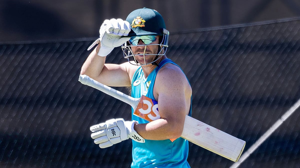 ম্যাচের আগে অনুশীলনে ওয়ার্নার