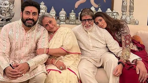 অভিষেক, জয়া, অমিতাভ ও শ্বেতা বচ্চন। ছবি : ইনস্টাগ্রাম থেকে