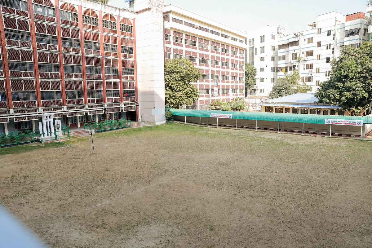 গুলশানের মানারাত ঢাকা ইন্টারন্যাশনাল স্কুল কেন্দ্রে ভোটারের সারি দেখা যায়নি। বেলা ২ টা ২০ মিনিটে তোলা ছবি। ঢাকা, ৭ জানুয়ারি