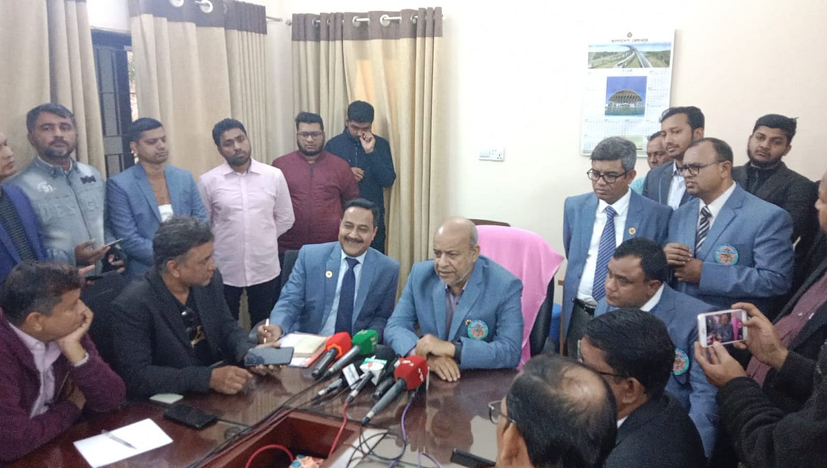 কালুরঘাটে নতুন সেতুর বিষয়ে কথা বলেন রেলমন্ত্রী মো. জিল্লুল হাকিম। চট্টগ্রাম, ২৪ জানুয়ারি