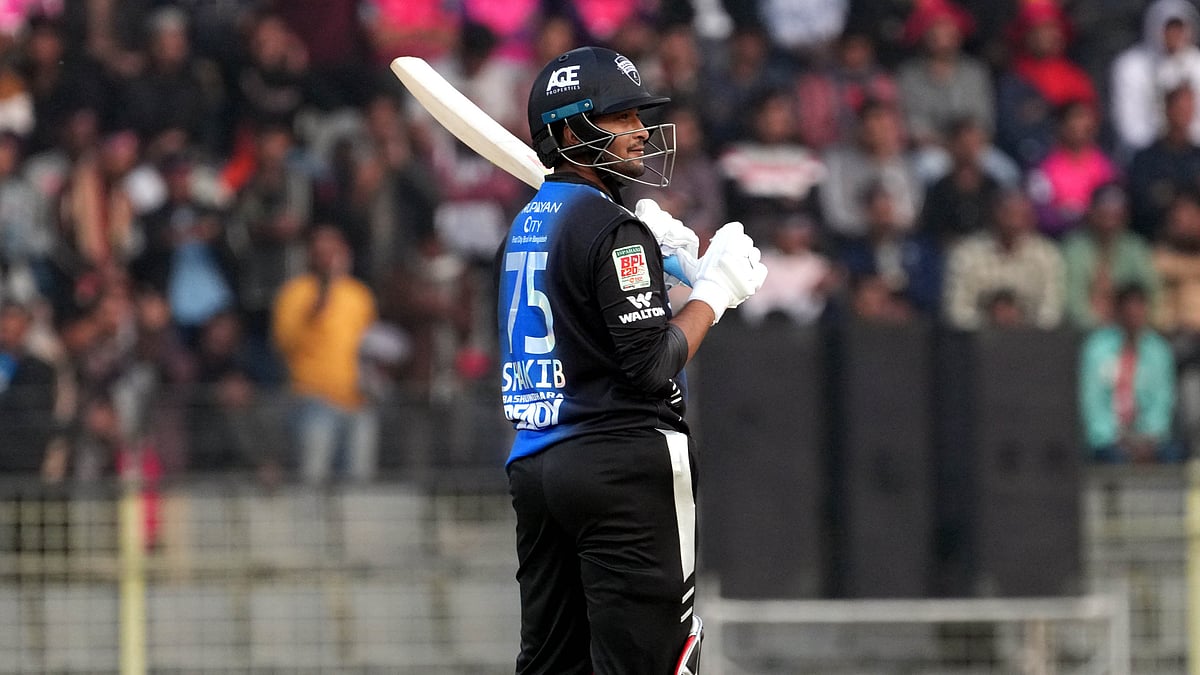 ব্যাট হাতে ব্যর্থ হয়েছেন সাকিব