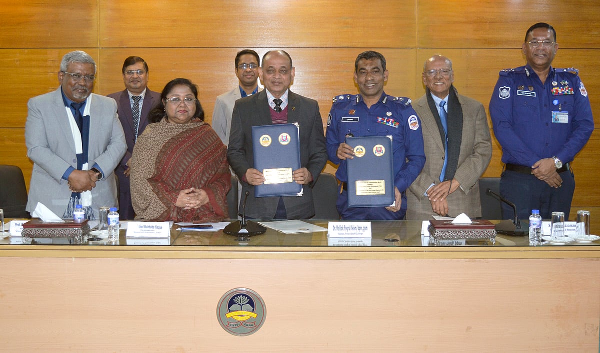 ইউনিভার্সিটি অব এশিয়া প্যাসিফিকের আইন ও মানবাধিকার বিভাগের সঙ্গে পুলিশ স্টাফ কলেজের সমঝোতা স্মারক চুক্তি স্বাক্ষরিত হয়। বৃহস্পতিবার পুলিশ স্টাফ কলেজের সম্মেলনকক্ষে