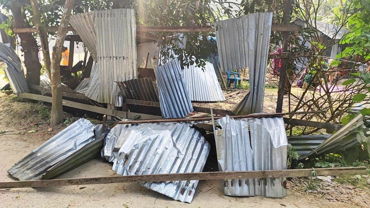 নির্বাচনের পরদিন মাদারীপুরের কালকিনি উপজেলার বিভিন্ন এলাকায় ঈগল প্রতীকের স্বতন্ত্র প্রার্থী ও নৌকা প্রতীকে ক্ষমতাসীন দলের সমর্থকদের মধ্যে সংঘর্ষ হয়। এ সময় অনেক বাড়িঘরে ভাঙচুরের ঘটনা ঘটে