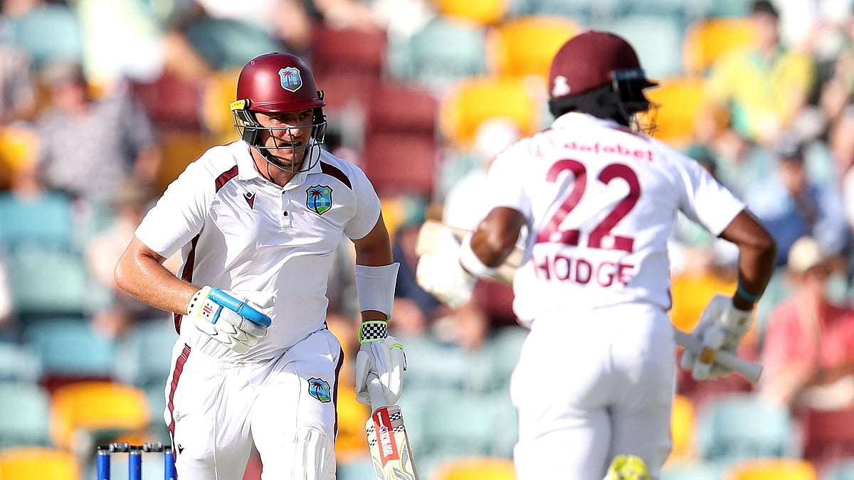 ওয়েস্ট ইন্ডিজকে উদ্ধার করেছেন জশুয়া দা সিলভা ও কাভেম হজের ষষ্ঠ উইকেট জুটি