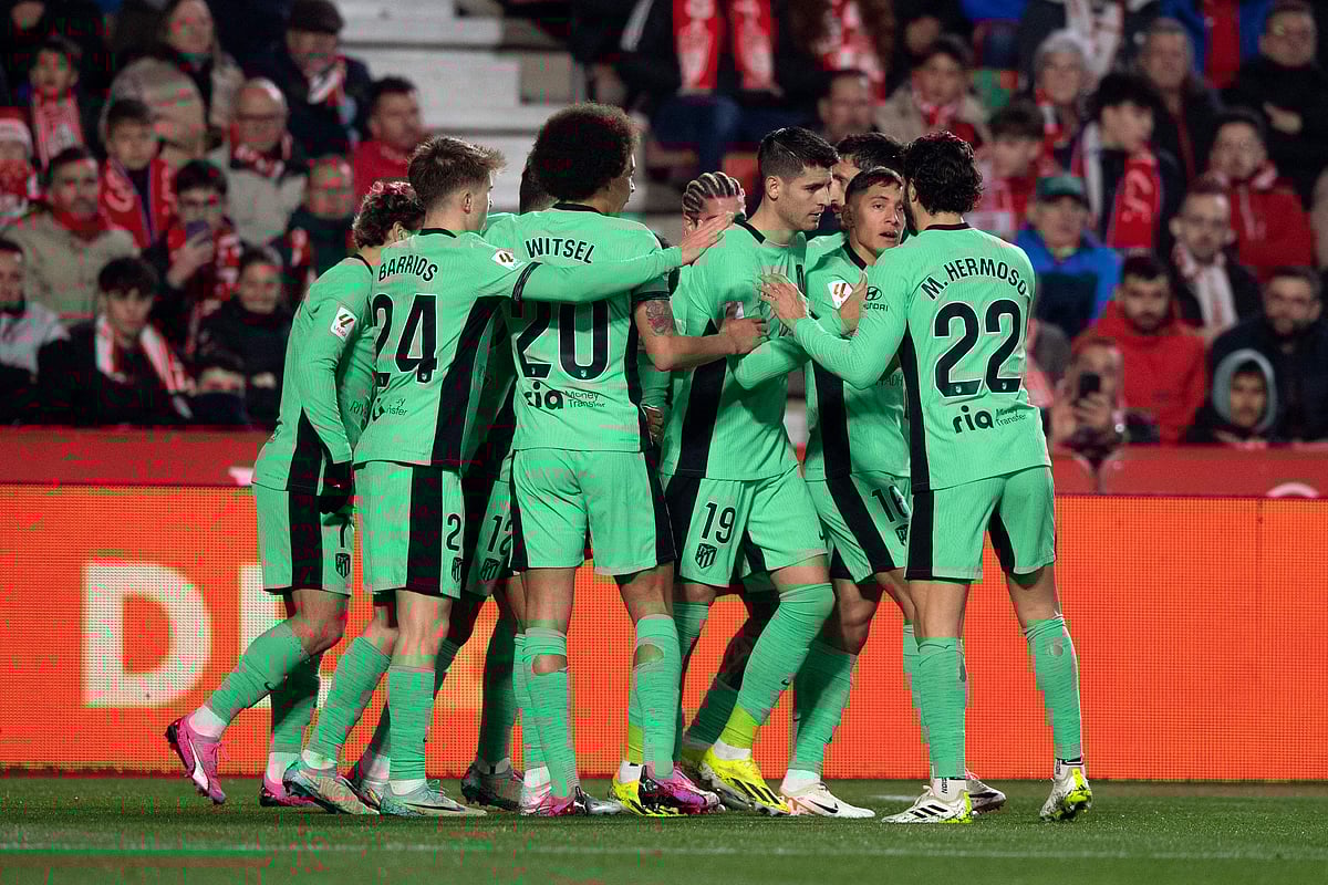 গ্রানাদার বিপক্ষে আতলেতিকো মাদ্রিদের জয়সূচক গোলটি করার পর আলভারো মোরাতাকে নিয়ে সতীর্থদের উচ্ছ্বাস