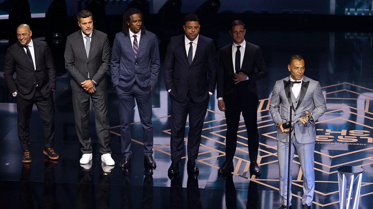 ব্রাজিলের পক্ষ থেকে ফিফা ফেয়ার প্লের পুরস্কার নিয়েছেন বিশ্বকাপজয়ী অধিনায়ক কাফু