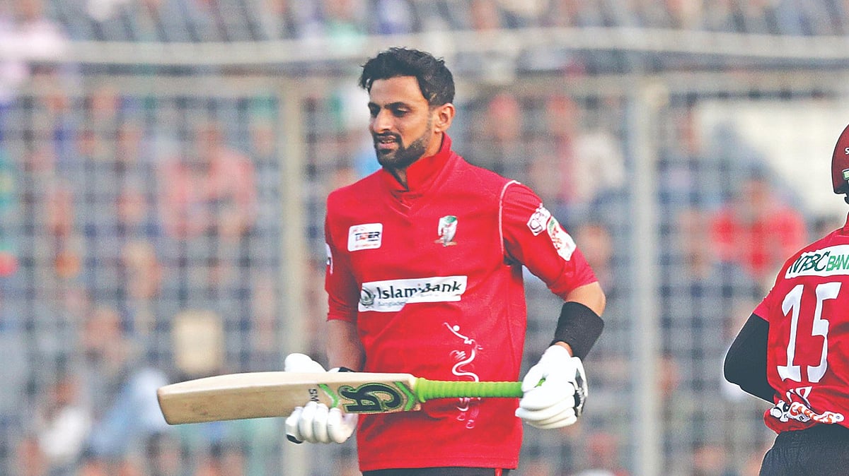 দ্বিতীয় ব্যাটসম্যান হিসেবে স্বীকৃত টি–টোয়েন্টিতে ১৩ হাজার রান পূর্ণ করেছেন শোয়েব মালিক