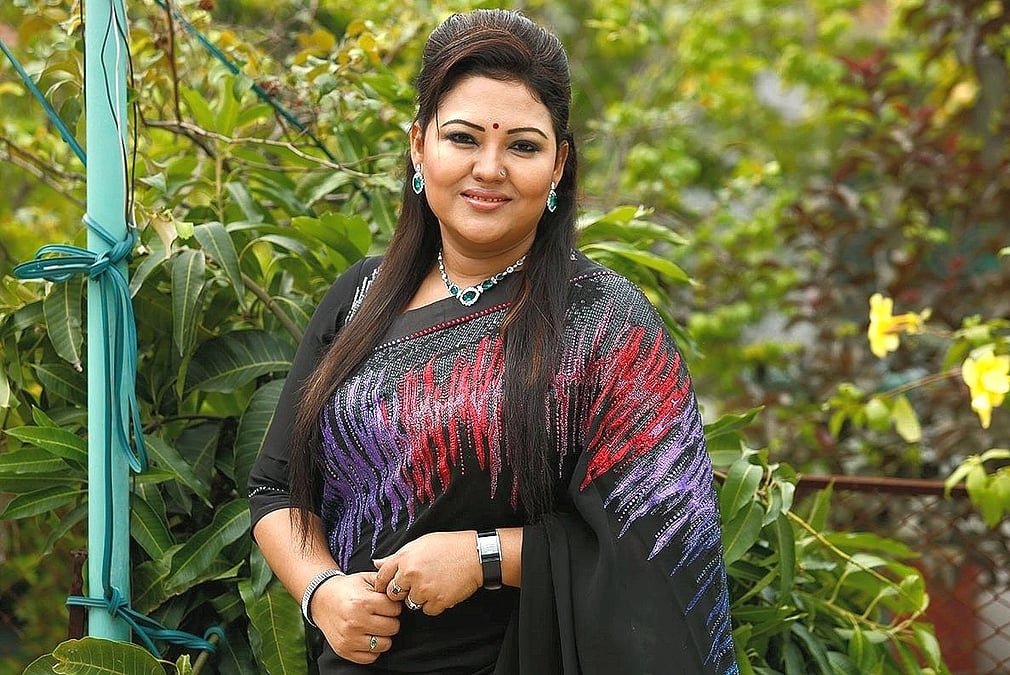 Yalangoch nudistlarning oilalari bilan suratlari