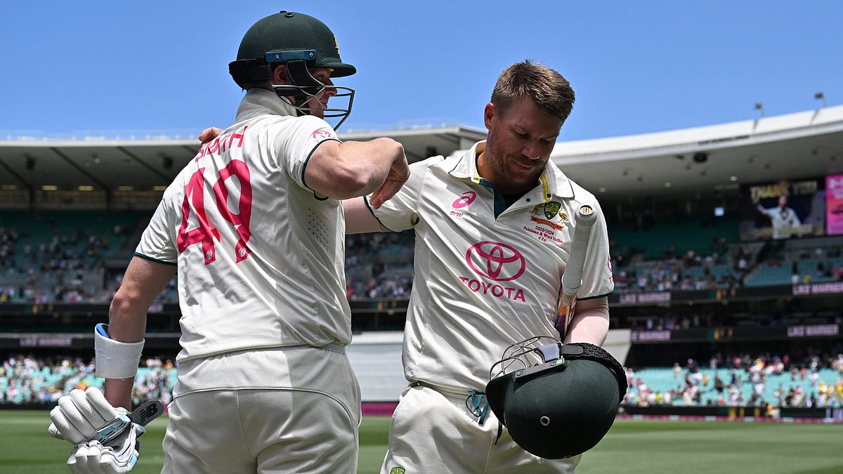 টেস্টে অস্ট্রেলিয়ার ব্যাটিংক্রমে ডেভিড ওয়ার্নারের জায়গায় ব্যাট করবেন স্টিভ স্মিথ
