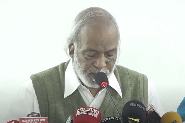 সংবাদ সম্মেলন করে আজ সোমবার বিএনপির নতুন কর্মসূচি ঘোষণা করেন দলের স্থায়ী কমিটির সদস্য আব্দুল মঈন খান