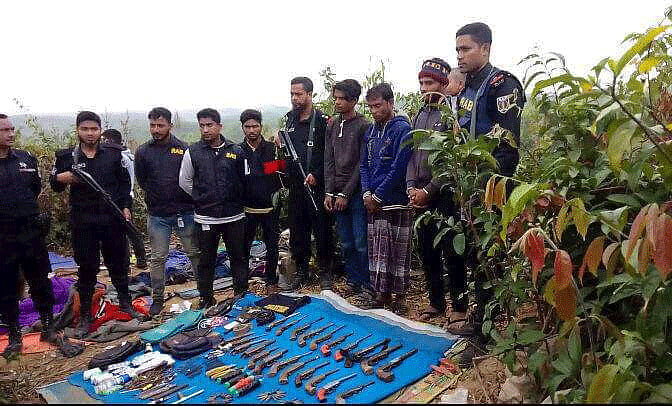 র্যাবের অভিযানে গ্রেপ্তার হন তিন আরসা সদস্য