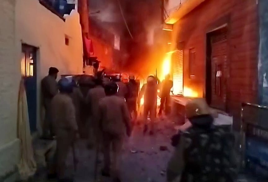 উচ্ছেদ অভিযানকে কেন্দ্র করে ভারতের উত্তরাখন্ড রাজ্যের হলদোয়ানি শহরে স্থানীয় বাসিন্দাদের সঙ্গে পুলিশের সংঘর্ষ হয়। ৮ ফেব্রুয়ারি