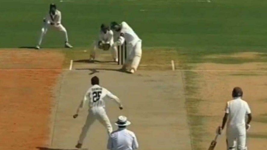 এক ওভারে ছয় ছক্কা মেরেছেন ভামশি কৃষ্ণা