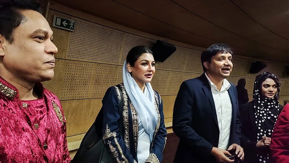 ইরানের ফজর চলচ্চিত্র উৎসবে টিম ‘ফেরেশতে’। ছবি : সংগৃহীত