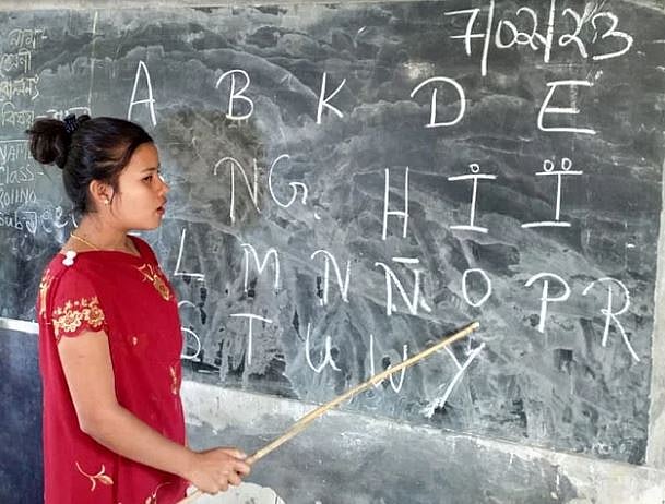 শিক্ষকদের গ্রুপিং ও মামলায় প্রাথমিক শিক্ষায় বিশৃঙ্খলা, ৩৪০০০ প্রধান শিক্ষকের পদ শূন্য