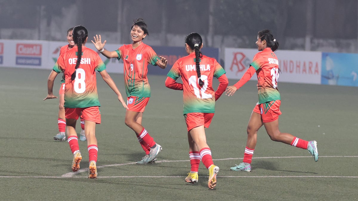 ভুটানের জালে গোলের আনন্দে মাতোয়ারা বাংলাদেশের মেয়েরা