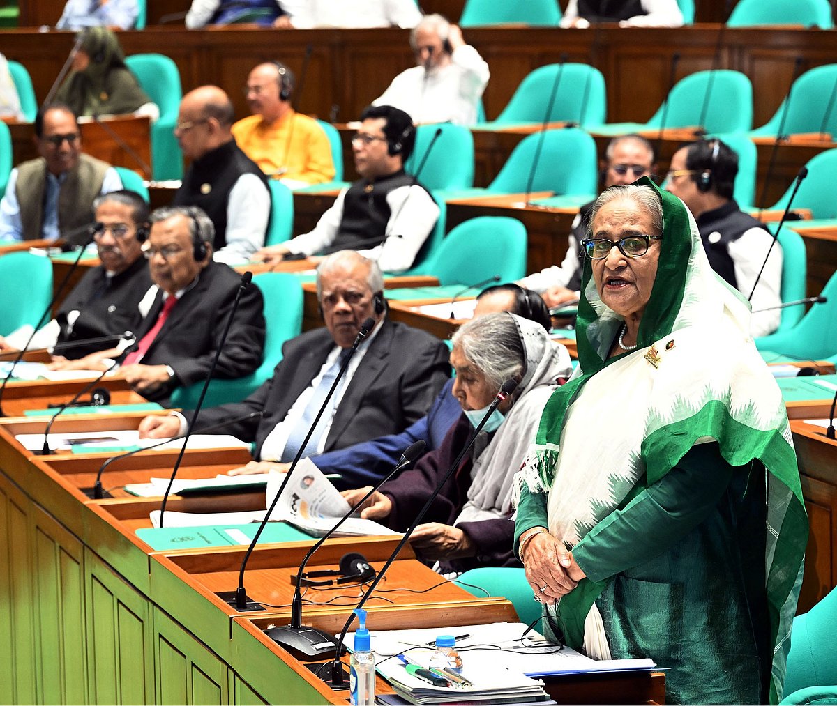 প্রধানমন্ত্রী শেখ হাসিনা জাতীয় সংসদে প্রশ্নোত্তর পর্বে বক্তব্য দেন। ঢাকা, ২৮ ফেব্রুয়ারি