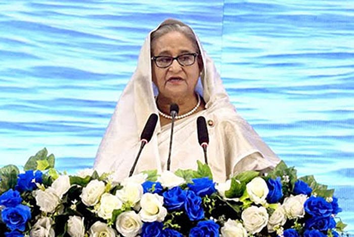 বঙ্গবন্ধু আন্তর্জাতিক সম্মেলন কেন্দ্রে (বিআইসিসি) ‘দ্য টেরিটোরিয়াল ওয়াটারস অ্যান্ড মেরিটাইম জোনস অ্যাক্ট, ১৯৭৪’ আইন প্রণয়নের সুবর্ণজয়ন্তী উপলক্ষে আয়োজিত এক অনুষ্ঠানে আজ বৃহস্পতিবার প্রধান অতিথির ভাষণ দেন প্রধানমন্ত্রী শেখ হাসিনা