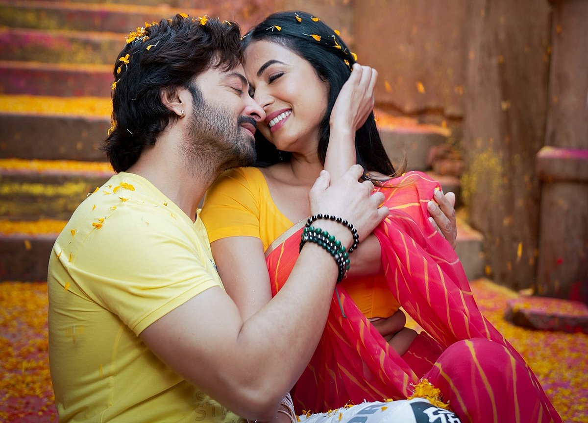 ‘দরদ’ ছবিতে শাকিব খান ও সোনাল চৌহান