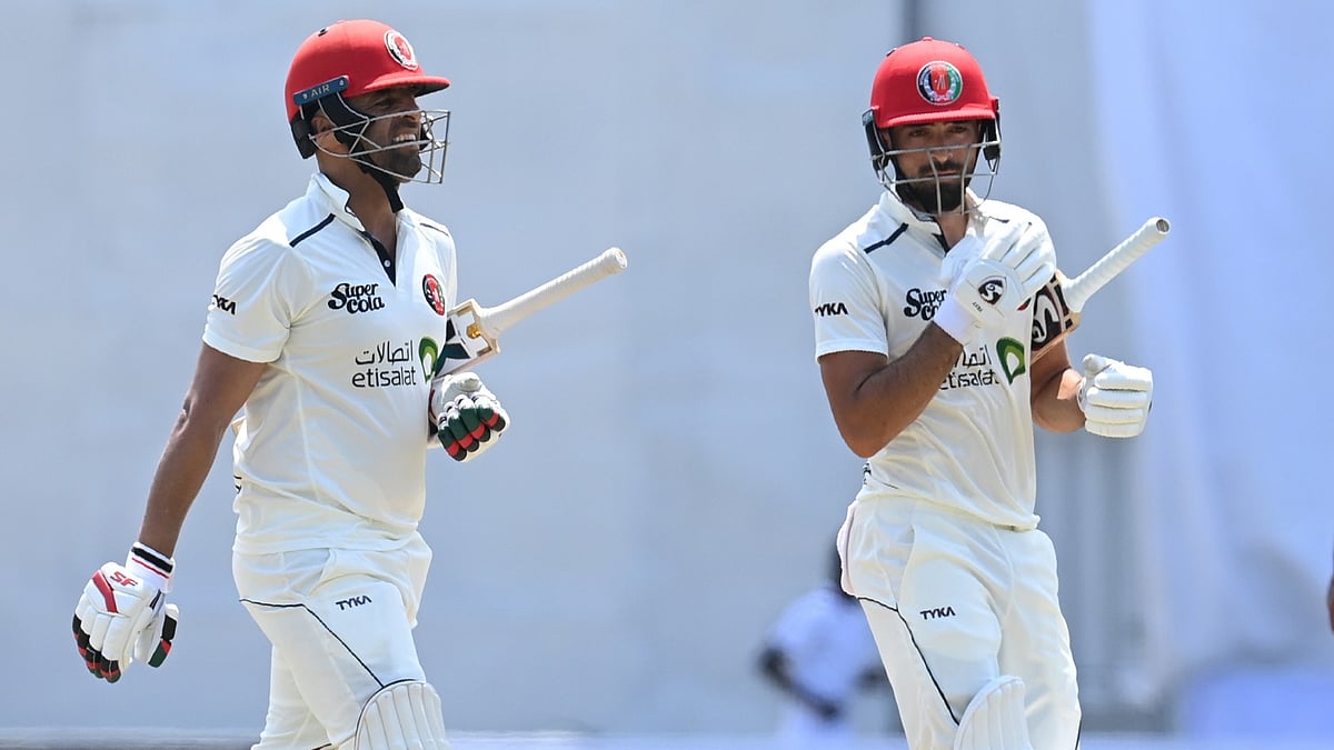 চাচা নুর আলী জাদরান (বাঁয়ে) ও ভাতিজা ইব্রাহিম জাদরানের সৌজন্যে নিজেদের টেস্ট ইতিহাসে উদ্বোধনী জুটিতে প্রথমবার শতরান করেছে আফগানিস্তান