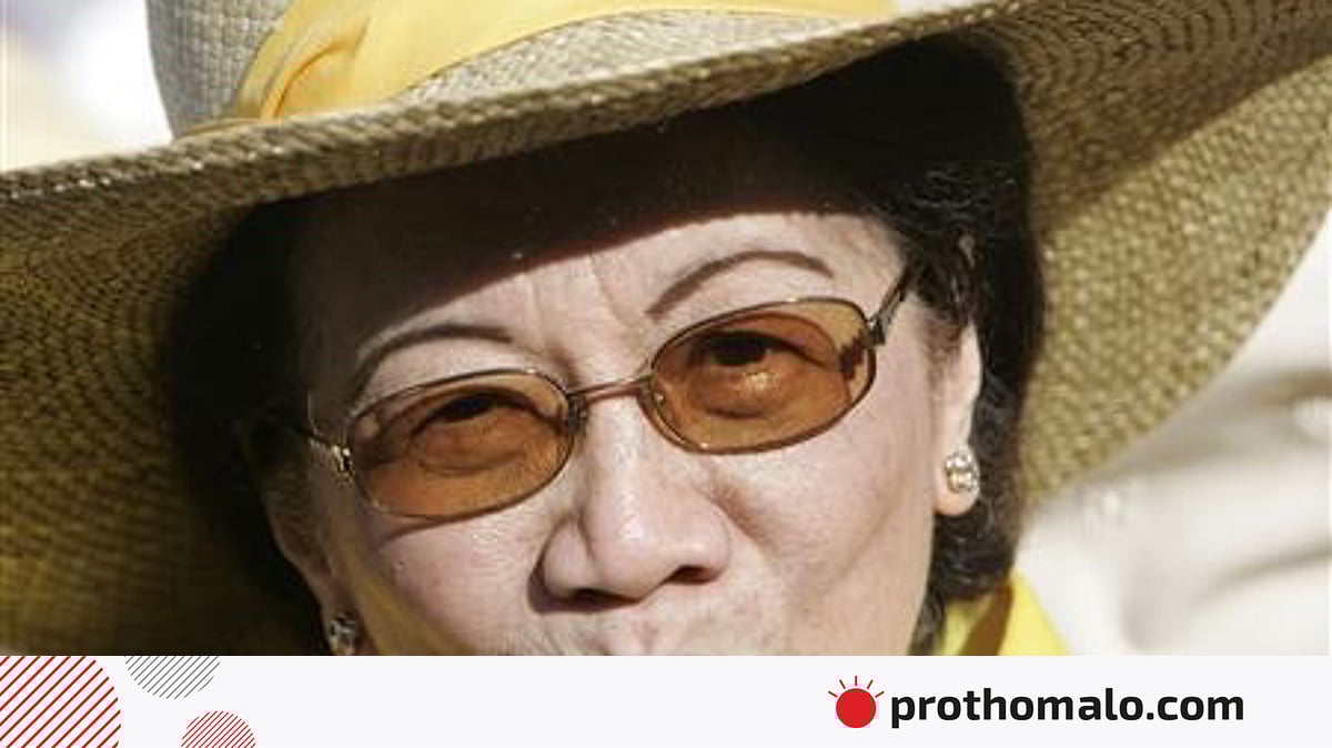 Politsiya kiyimining pornografik fotosurati Bir teshikda sikish