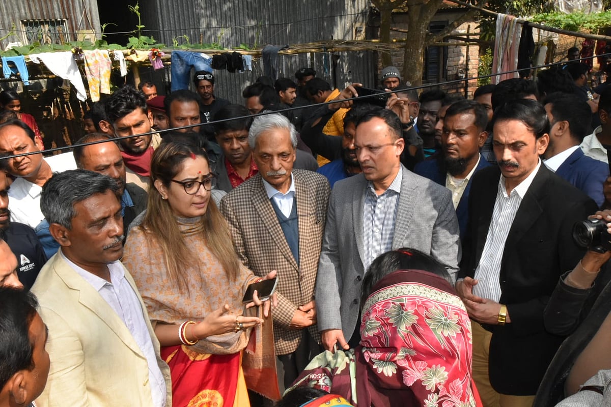 সংখ্যালঘু নির্যাতনের তথ্য সংগ্রহে বিএনপির উদ্যোগে গঠিত তদন্ত কমিটির সদস্যরা সংখ্যালঘু লোকজনের সঙ্গে কথা বলেন। শনিবার বেলা সাড়ে ১১টার দিকে ফরিদপুর সদর উপজেলার কানাইপুর ইউনিয়নের রণকাইল গ্রামে