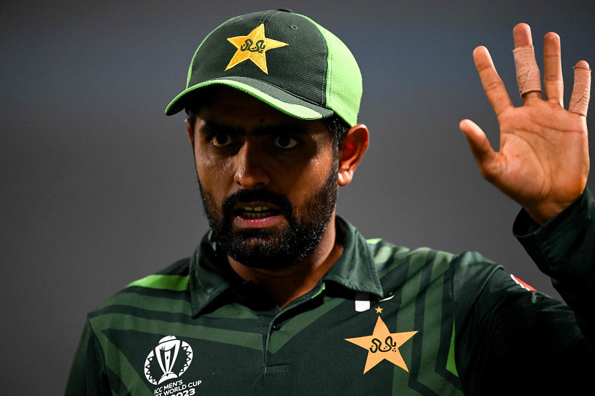 ২০২৩ বিশ্বকাপের পর তিন সংস্করণের অধিনায়কত্ব ছাড়তে হয় বাবর আজমকে