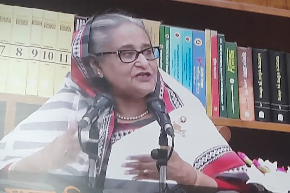 গণভবনে আজ শুক্রবার সকালে সংবাদ সম্মেলনে প্রধানমন্ত্রী শেখ হাসিনা