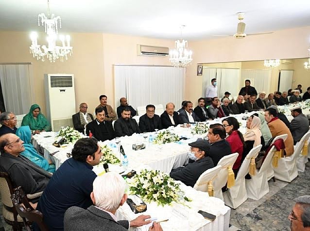 বৈঠকে বসেন পাকিস্তান পিপলস পার্টির (পিপিপি) কেন্দ্রীয় কার্যনির্বাহী কমিটির সদস্যরা। ১২ ফেব্রুয়ারি