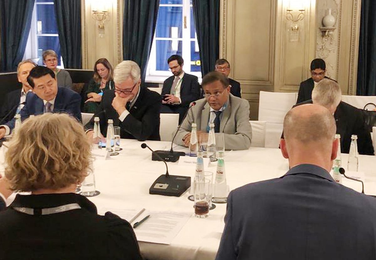 মিউনিখ নিরাপত্তা সম্মেলনের ফাঁকে এক বৈঠকে বক্তব্য দেন পররাষ্ট্রমন্ত্রী হাছান মাহমুদ। মিউনিখ, জার্মানি