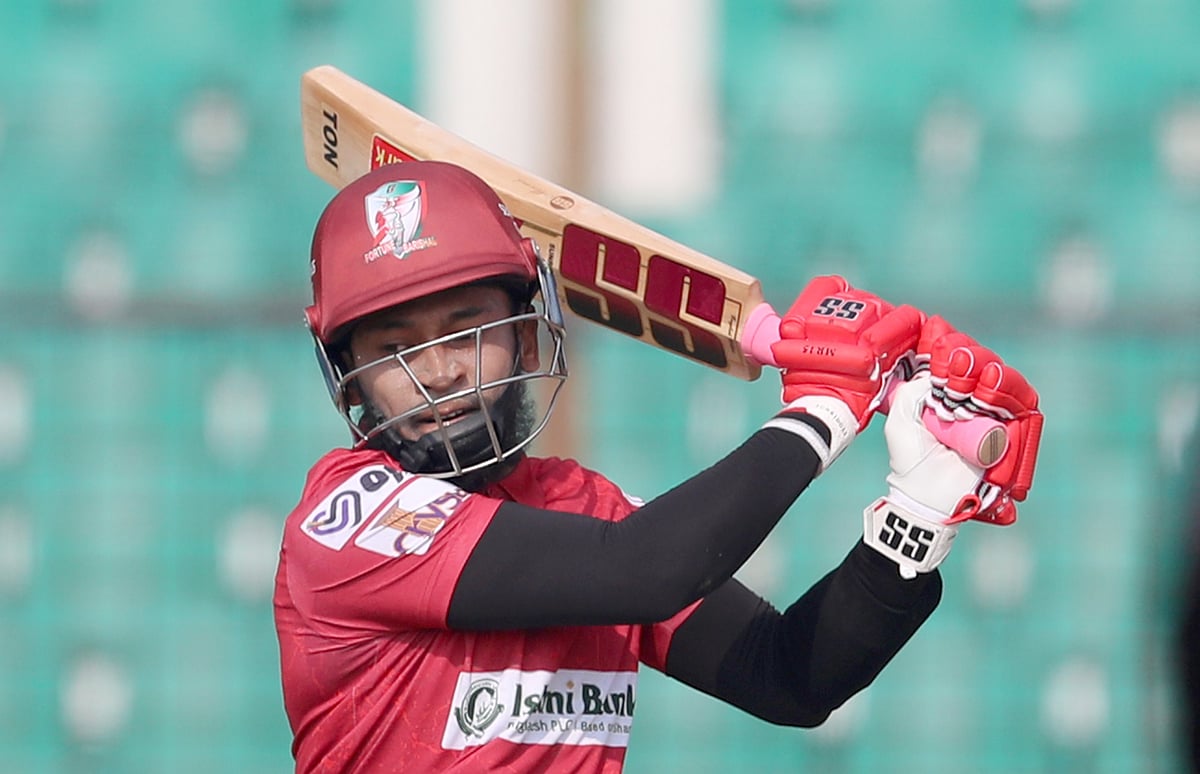 বিপিএলে এখন মুশফিকুরের অর্ধশতক ২১টি